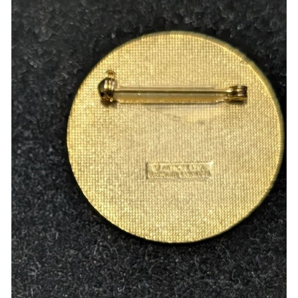 Vintage Barbara Lavallee Cloisonné Enamel Pin Inuit Woman Dancing Artigue LTD - Picture 4 of 8